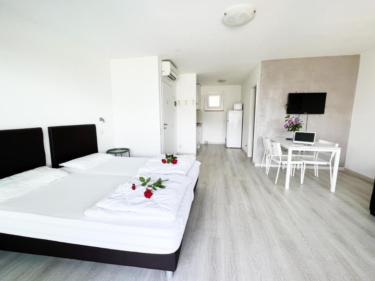 Residence Parco Lago Di Garda Мальчезине Экстерьер фото