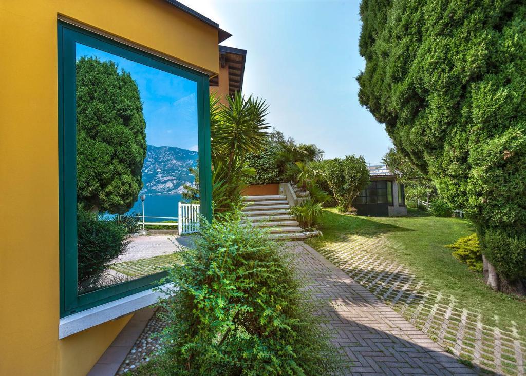 Residence Parco Lago Di Garda Мальчезине Экстерьер фото