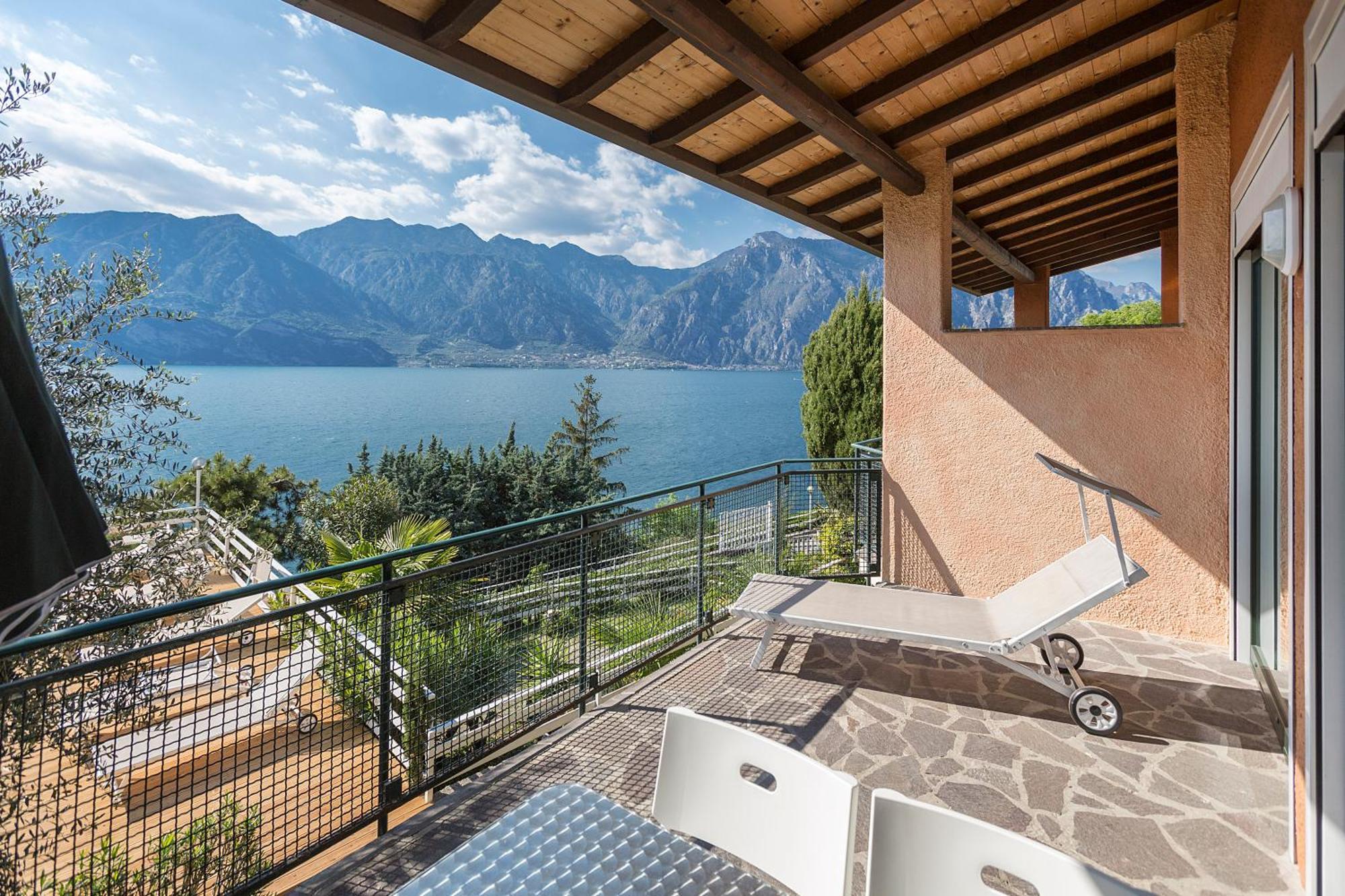 Residence Parco Lago Di Garda Мальчезине Экстерьер фото