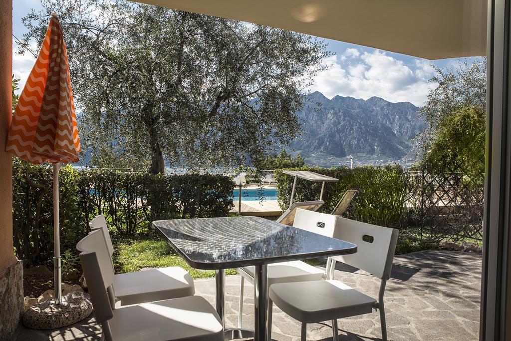 Residence Parco Lago Di Garda Мальчезине Экстерьер фото