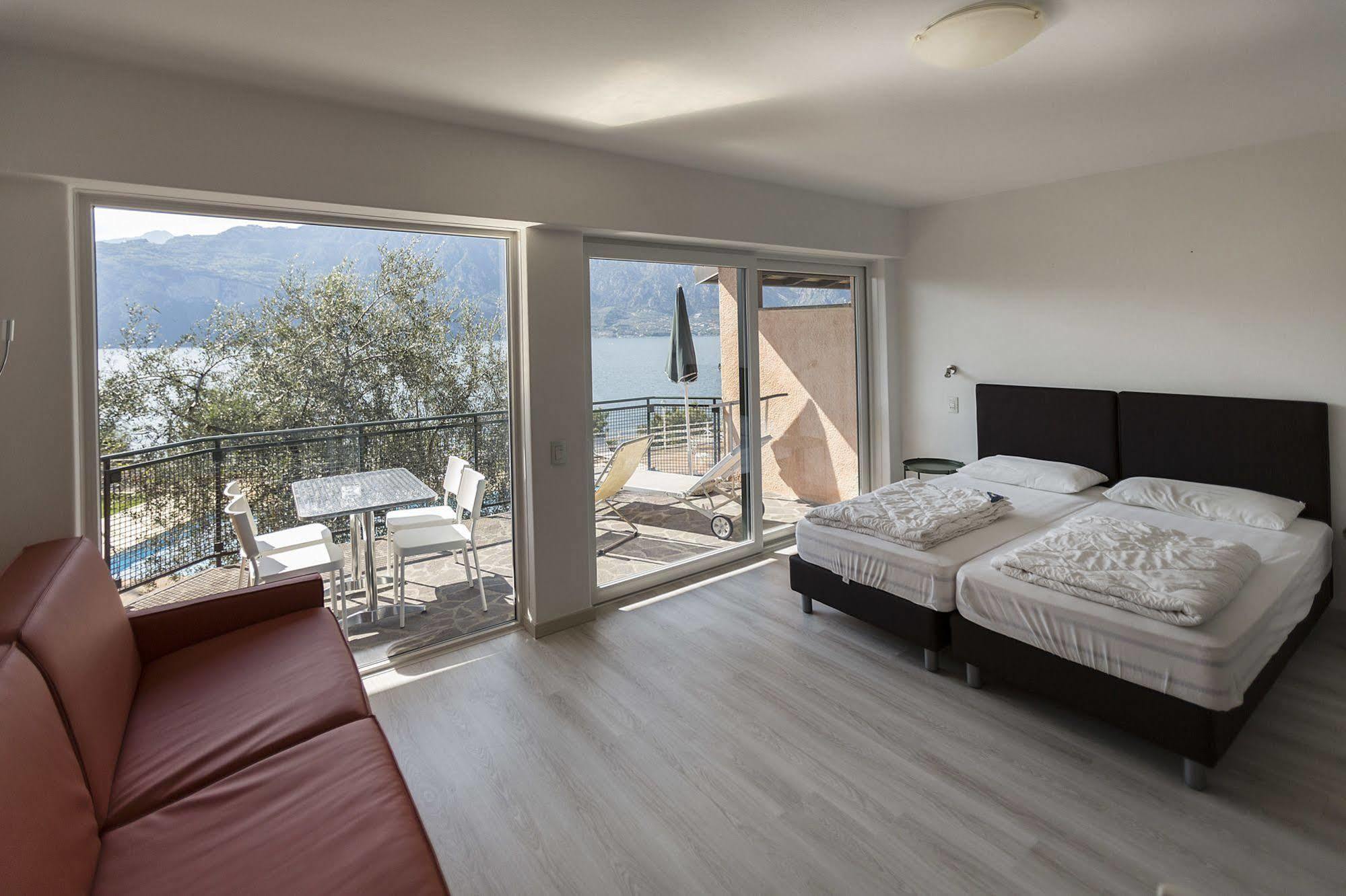 Residence Parco Lago Di Garda Мальчезине Экстерьер фото