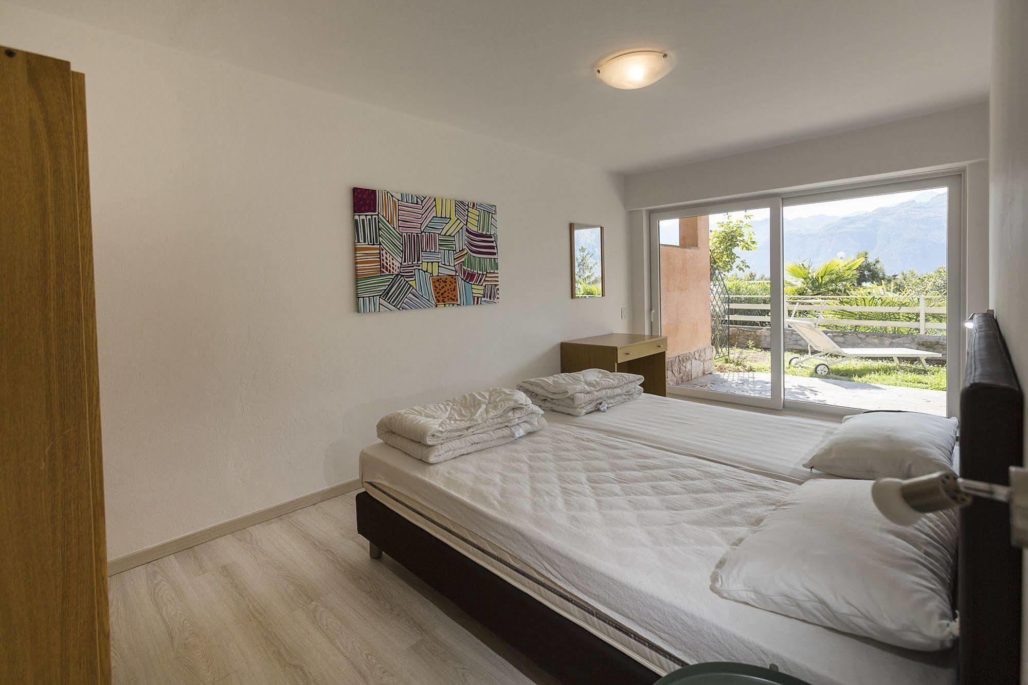 Residence Parco Lago Di Garda Мальчезине Экстерьер фото