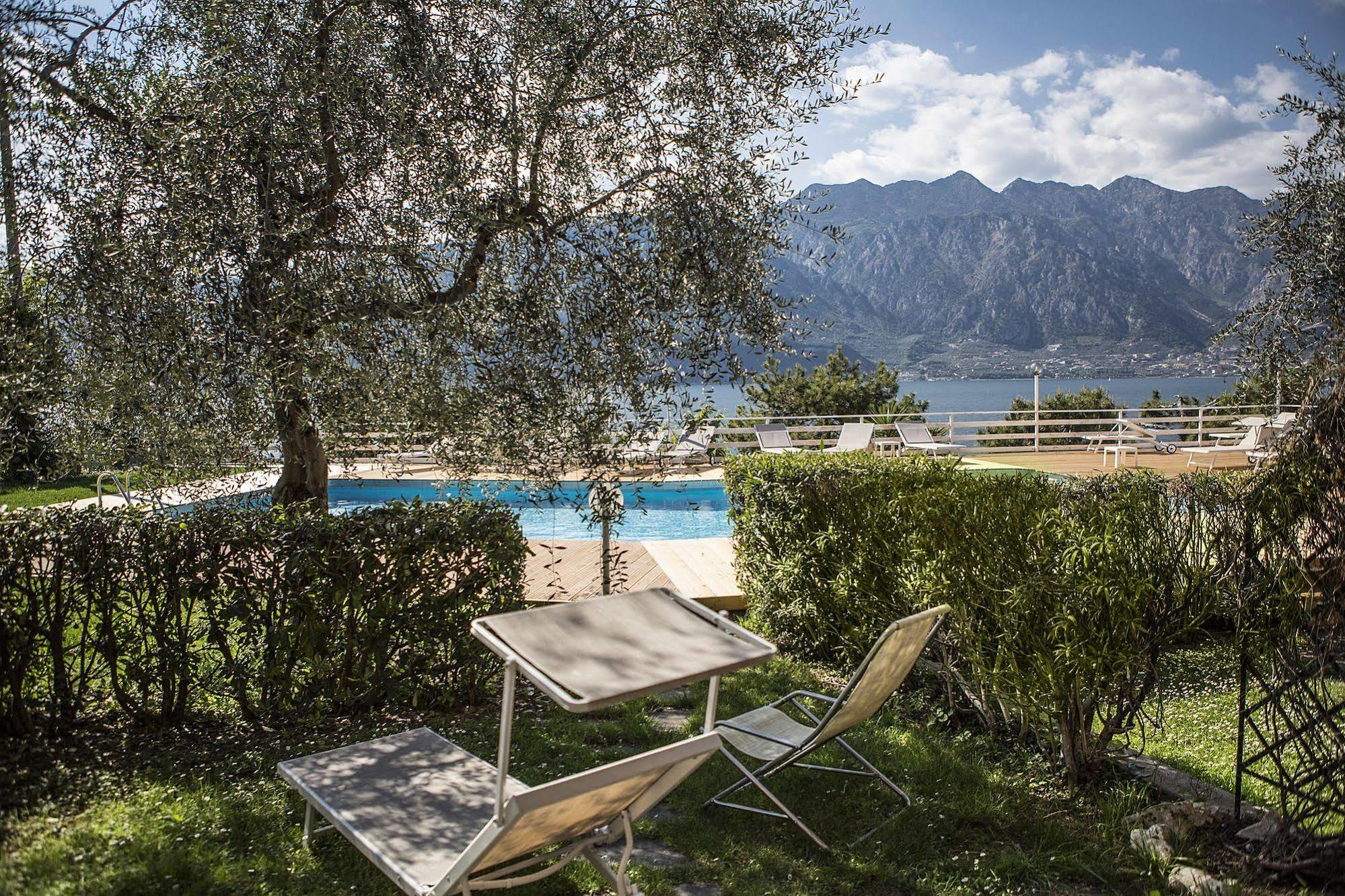 Residence Parco Lago Di Garda Мальчезине Экстерьер фото